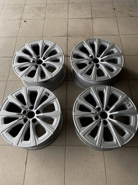 Bmw G30 G31 17" alufelni