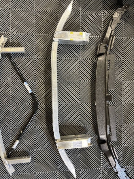 Bmw G30 első lökhárító merevítő gyári új