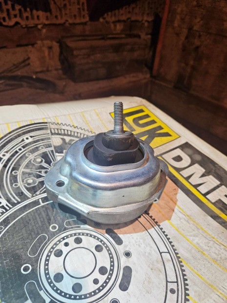 Bmw X3 e83 �j motortart� bak