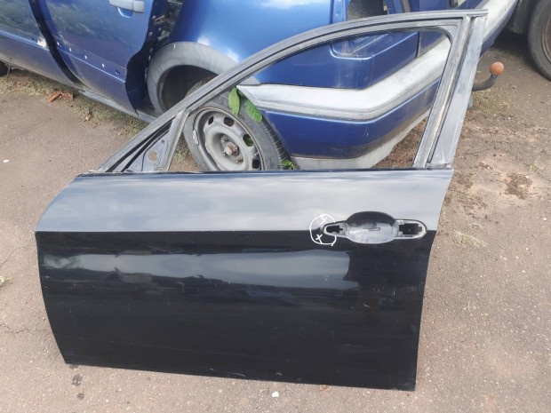 Bmw E90 bal első ajtó 5 ajtós fekete, színkód nincs
