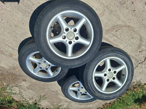Bmw. Felnik mshol gurulnnak
