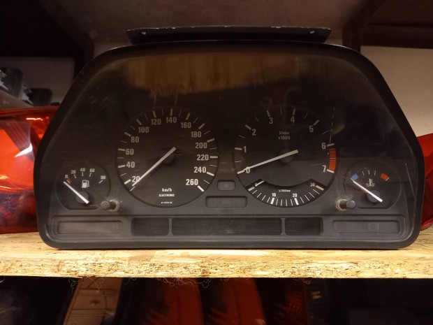 Bmw e32 e34 racsoport benzin check control