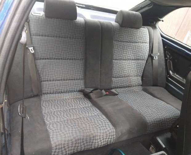 Bmw e36 compact hátsó ülés