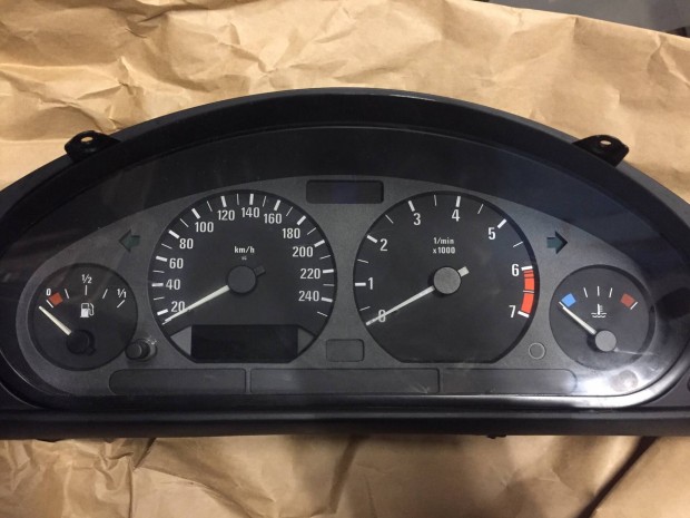 Bmw e36 compact óra