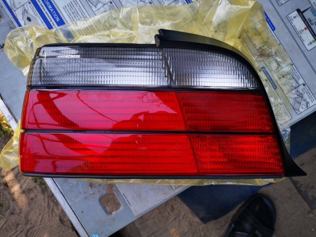 Bmw e36 coupe új bal oldali füst hátsó lámpa