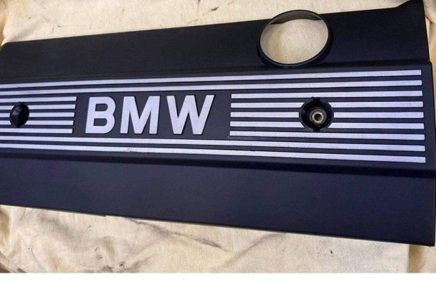 Bmw e36 motorburkolat