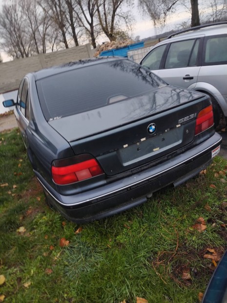 Bmw e39 523i minden alkatrsze 