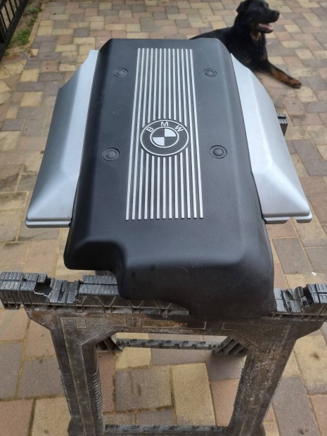 Bmw e39 540i motorburkolat