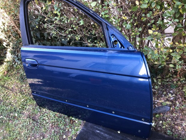 Bmw e39 ajtók topasblue 364