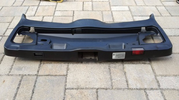 Bmw e39 touring csomagtérajtó burkolat