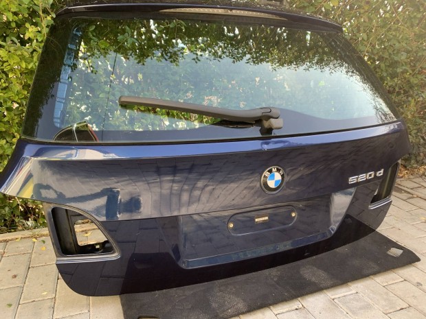 Bmw e61 csomagterfedel