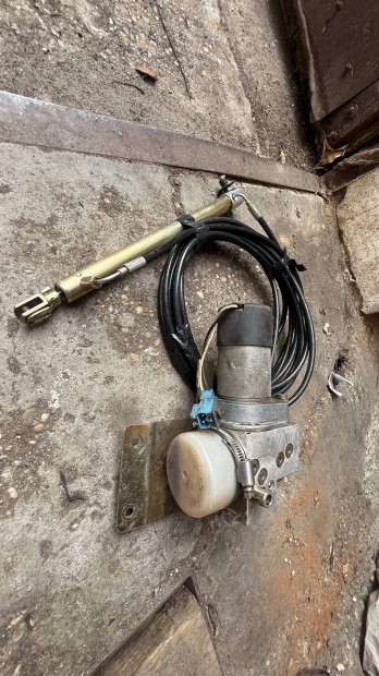 Bmw e65,e66 Csomagt�r ajt� hidraulika!