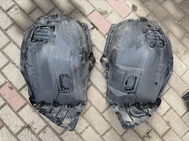 Bmw e90 e91 lci első dobbetét pár bal jobb