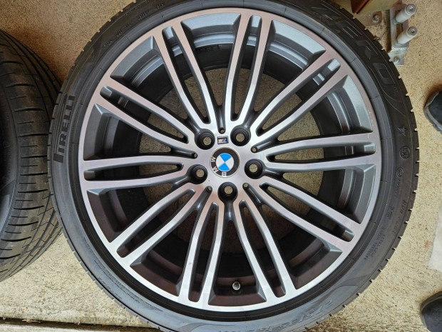 Bmw g30 két széles 19" felni