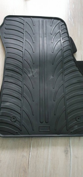 Bmw gumi sz�nyeg