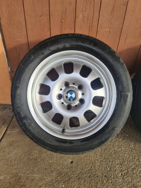 Bmw gyri alufelni 205/55 R16 gumival