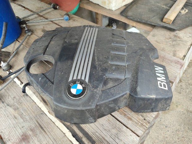 Bmw motor burkolat elad 