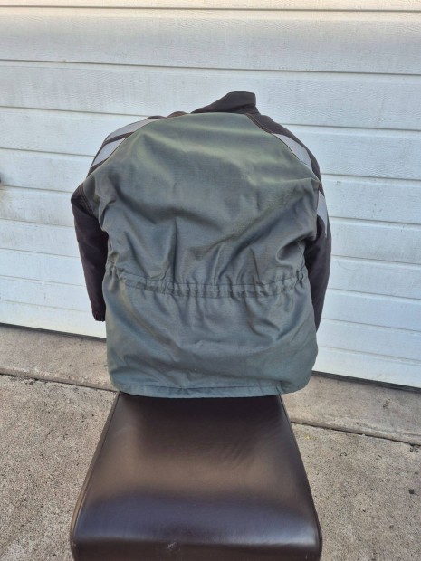 Bmw motoroskab�t dzseki