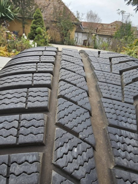 Bmw szett 18" jszer tligumival 255/40 r18 