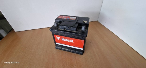Bobcat 12V 55Ah 48A akkumulátor