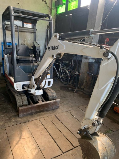 Bobcat 320 minikotró markoló gumiláncos munkagép eladó!