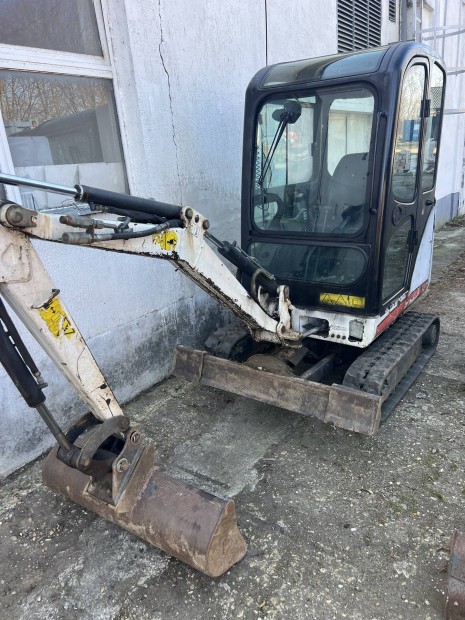 Bobcat 323 gumilncos kotr