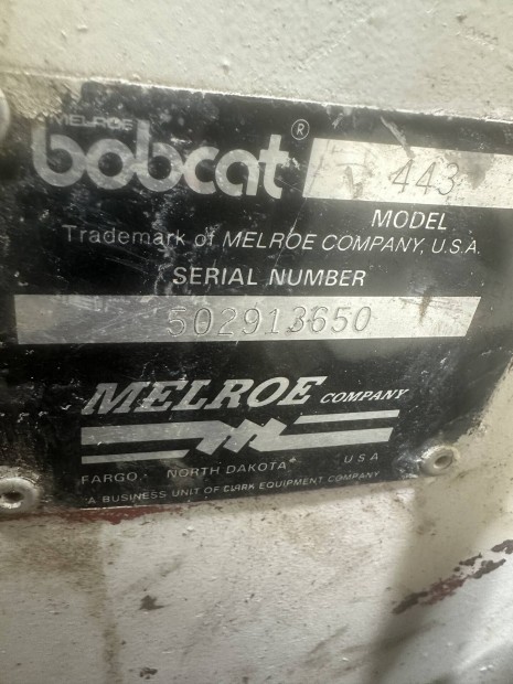 Bobcat 443 tzben megsrlt