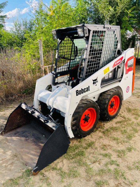 Bobcat 553 csúszókormányzású 1,7t munkagép
