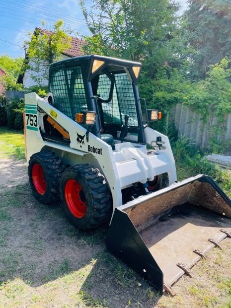 Bobcat 753 G S130 csúszókormányzású rakodógép
