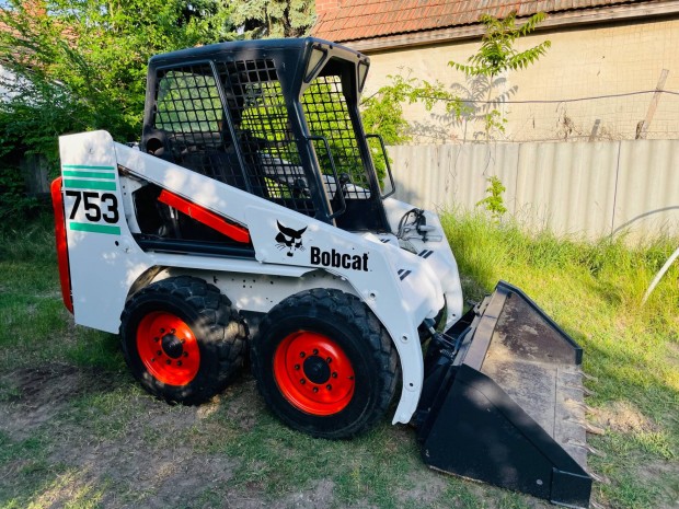 Bobcat 753 G csúszókormányzású munkagép