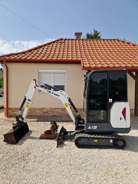 Bobcat E19 2017