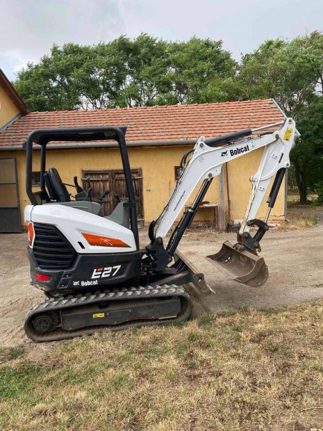 Bobcat E27 (Caterpillar Janmar JCB)