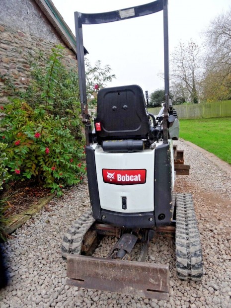 Bobcat Eio8-BZ kotr