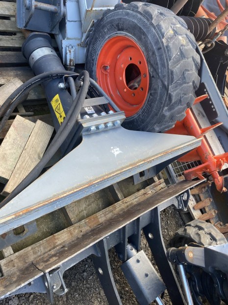 Bobcat HB 680 törőfej, bontókalapács