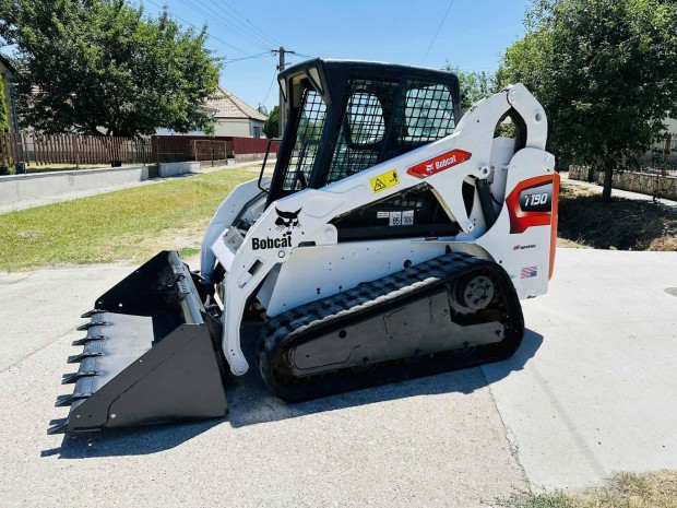 Bobcat T190 gumihevederes 3,3t csúszókormányzású munkagép