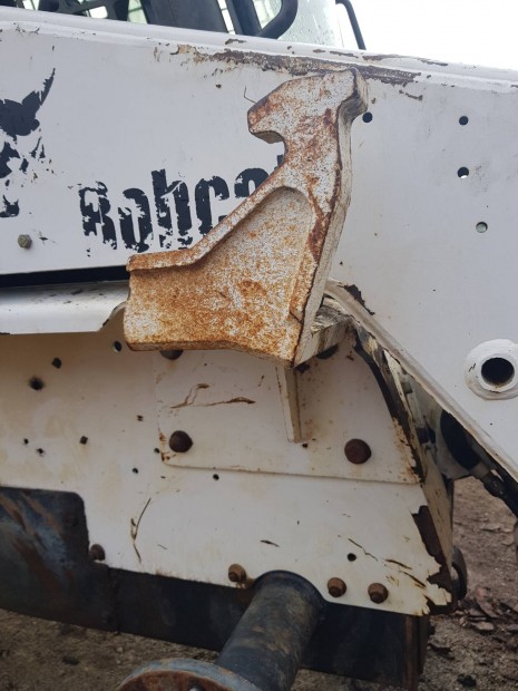 Bobcat gy�ri eszk�z felfogat�s