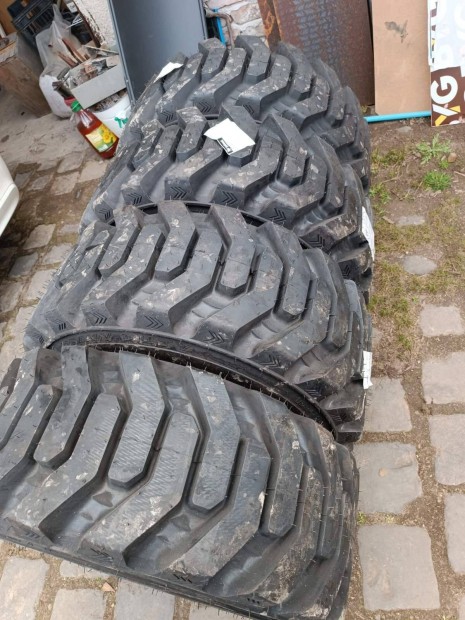 Bobcat gy�ri gumiabroncs