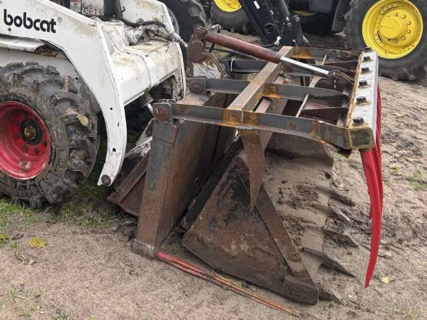 Bobcat tr�gyavilla cs�sz�korm�nyz�s� rakod�ra