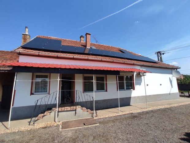 Bocondon feljtott, 87 nm-es, nappali+2 szobs csaldi hz elad!