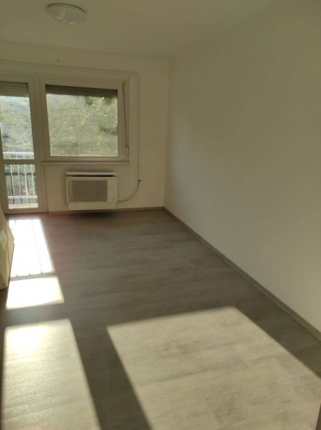 Bocskai utc�n fel�j�tott lak�s elad�