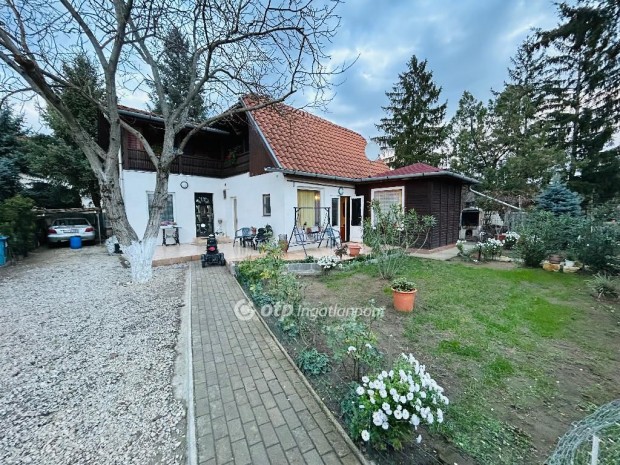 Bocskaikerti 138 nm-es h�z elad�