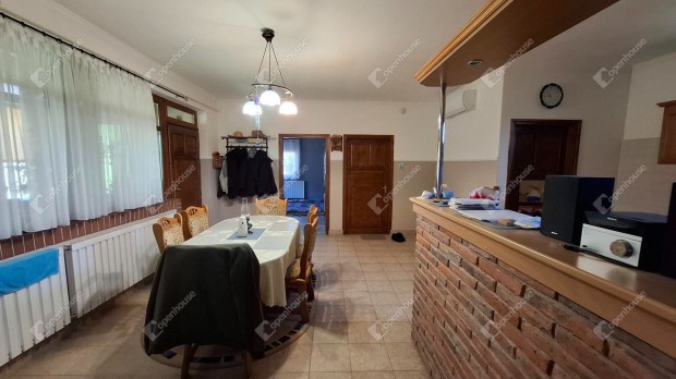 Bocskaikerti hangulatos csal�di h�z elad�!