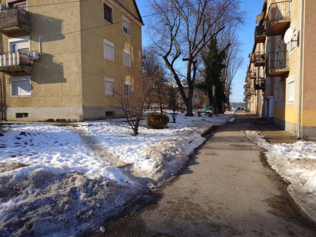 Bodajk, B�ny�sz telep, 40 m2-es, t�rsash�zi lak�s, 1 szob�s, j�