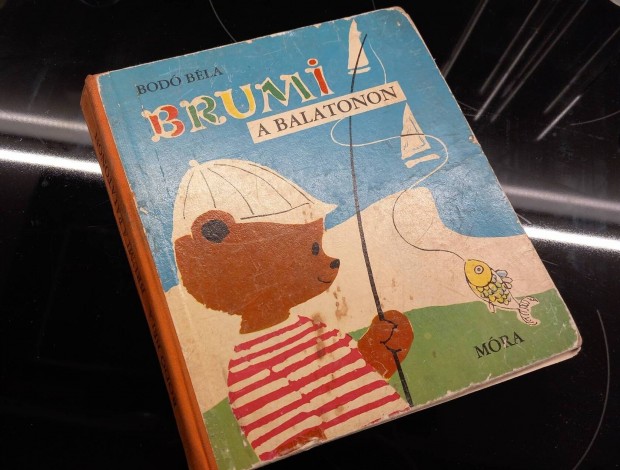 Bodó Béla Brumi a Balatonon Móra retro könyv