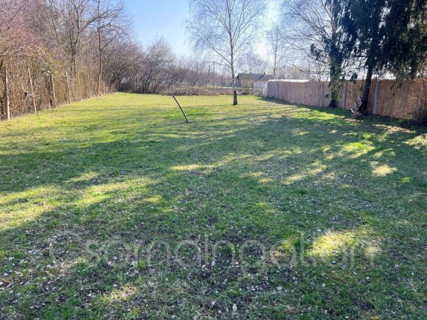 Bodonhely belter�leti, k�rbeker�tett 640 m2-es telek elad�