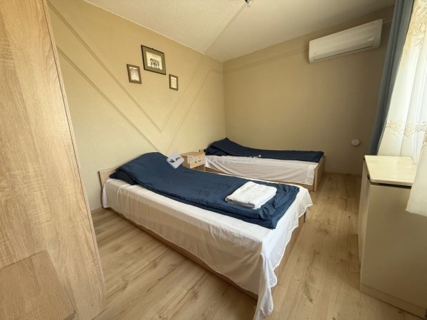 Bodrogkereszt�ri 148 nm-es h�z elad�