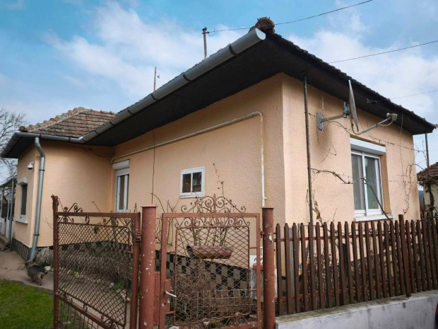 B�dvaszilas 3 szob�s + nappalis j� �llapot� csal�di h�z