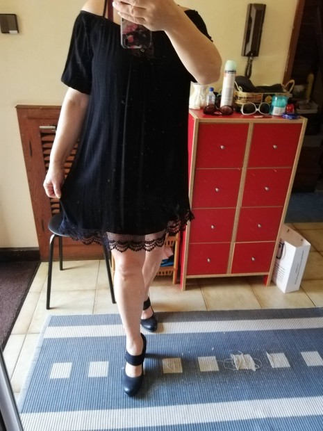 Bodyflirt fekete csipkés ruha M