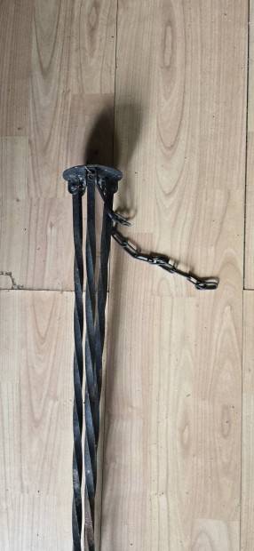 Bogrács tartó 130 cm-s,3 lábú,használt