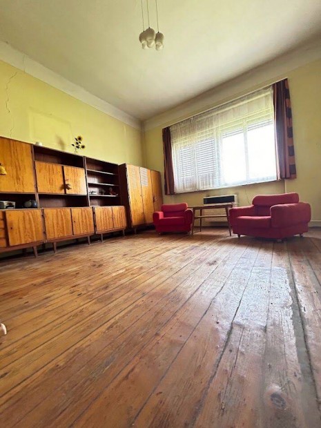 Bogyoszl�n Csal�di h�z elad� !